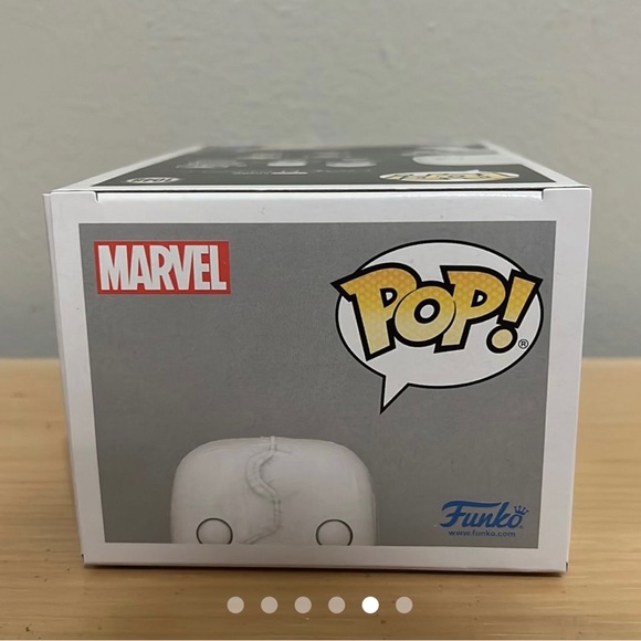 MINT Mr. Knight (Glow in the Dark) - Picture 6 of 7